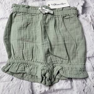 Oliver & Rain green ruffle shorts new with tag size 2T